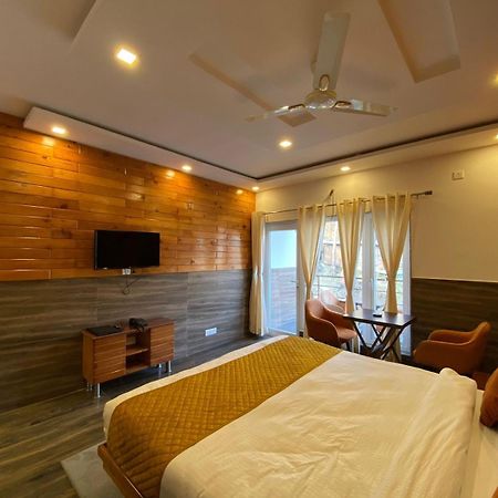 The Aesthetic Hotel & Restaurant Bhīm Tāl 外观 照片