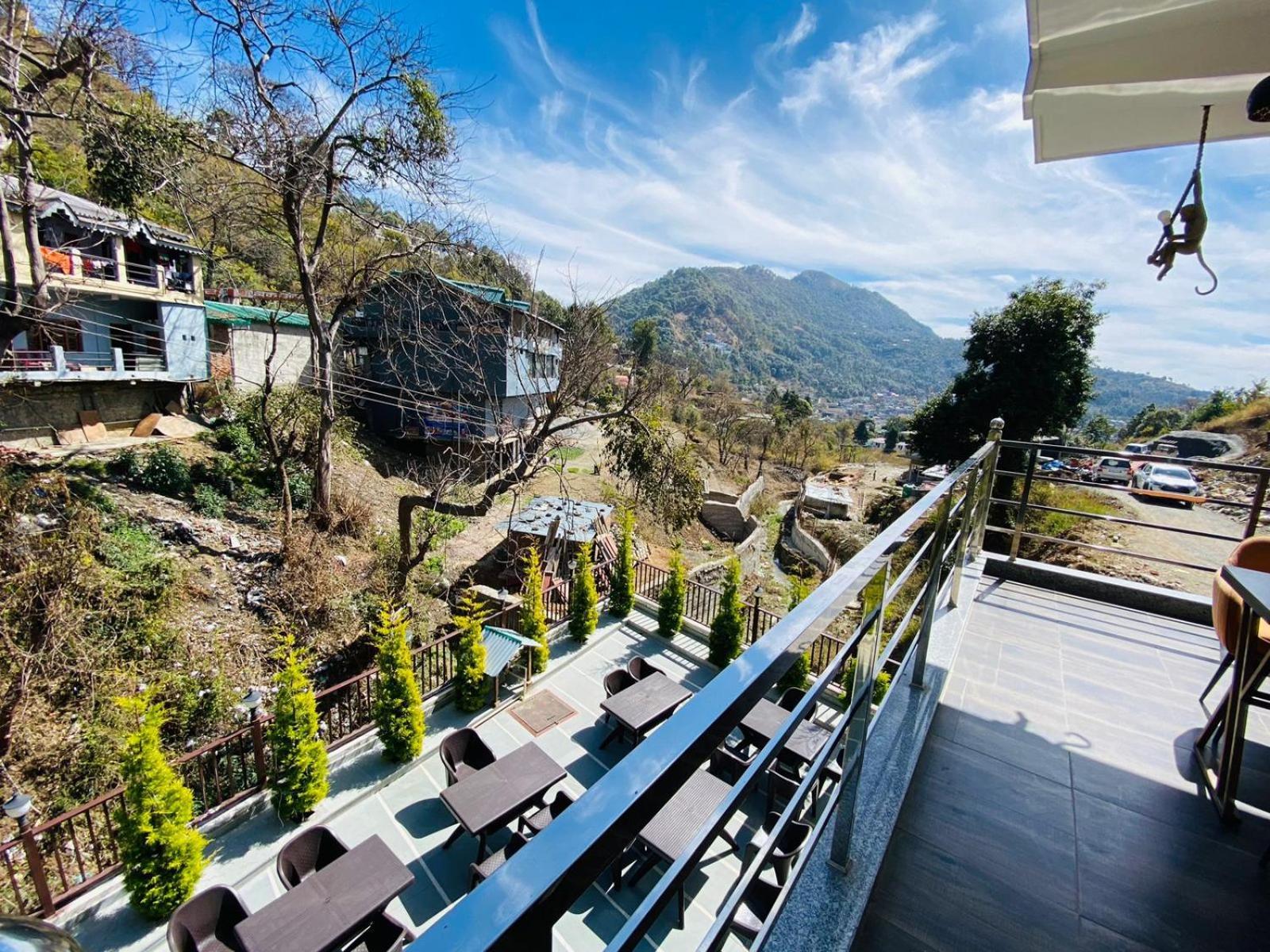 The Aesthetic Hotel & Restaurant Bhīm Tāl 外观 照片